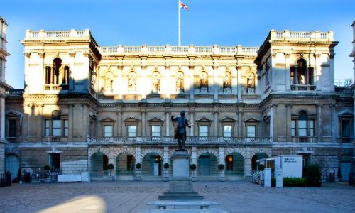 royal-academy-of-arts_burlington-house-facade-photo-fraser-marr-image-courtesy-of-the-royal-academy-of-arts_696657ccf49edef1a7bd0a5a741b342a